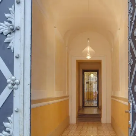 Charming Near Charles Bridge * פראג